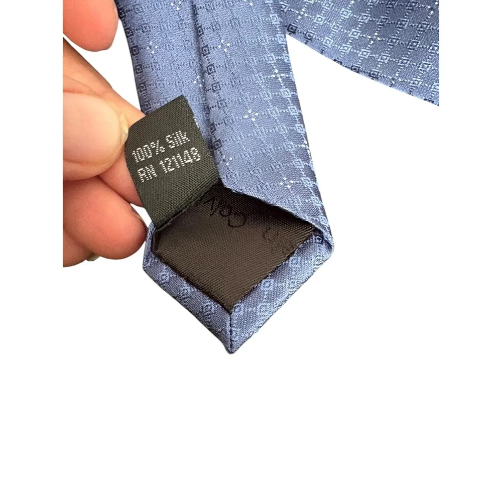 Calvin Klein 100% Silk Tie Mens Medium Blue Geometric Pattern 59